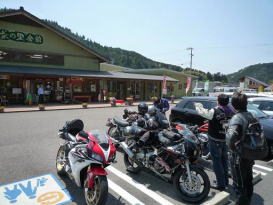 http://www.geocities.jp/kawasakizx9re1/rcs23th02.jpg